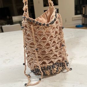 Authentic FREE PEOPLE crocheted beaded drawstring crossbody bag! Super cute!💕😽